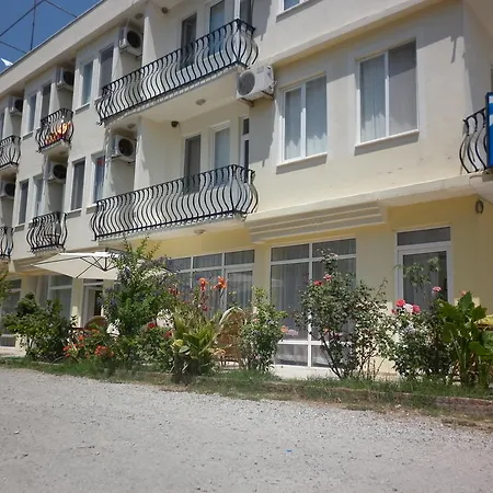 Oezguer Hotel *