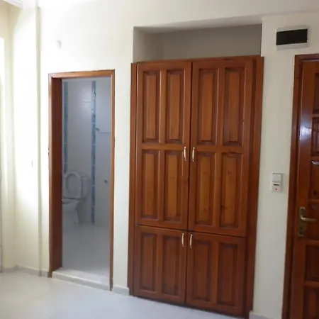 Oezguer Hotel Otel