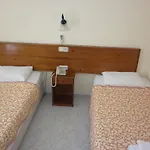 מלון Oezguer Hotel