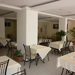Oezguer Hotel * פאטהיה