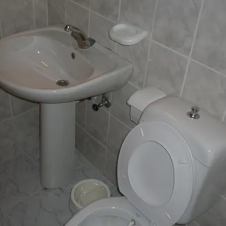 Oezguer Hotel פאטהיה